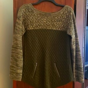 Green Sweater with front faux pockets